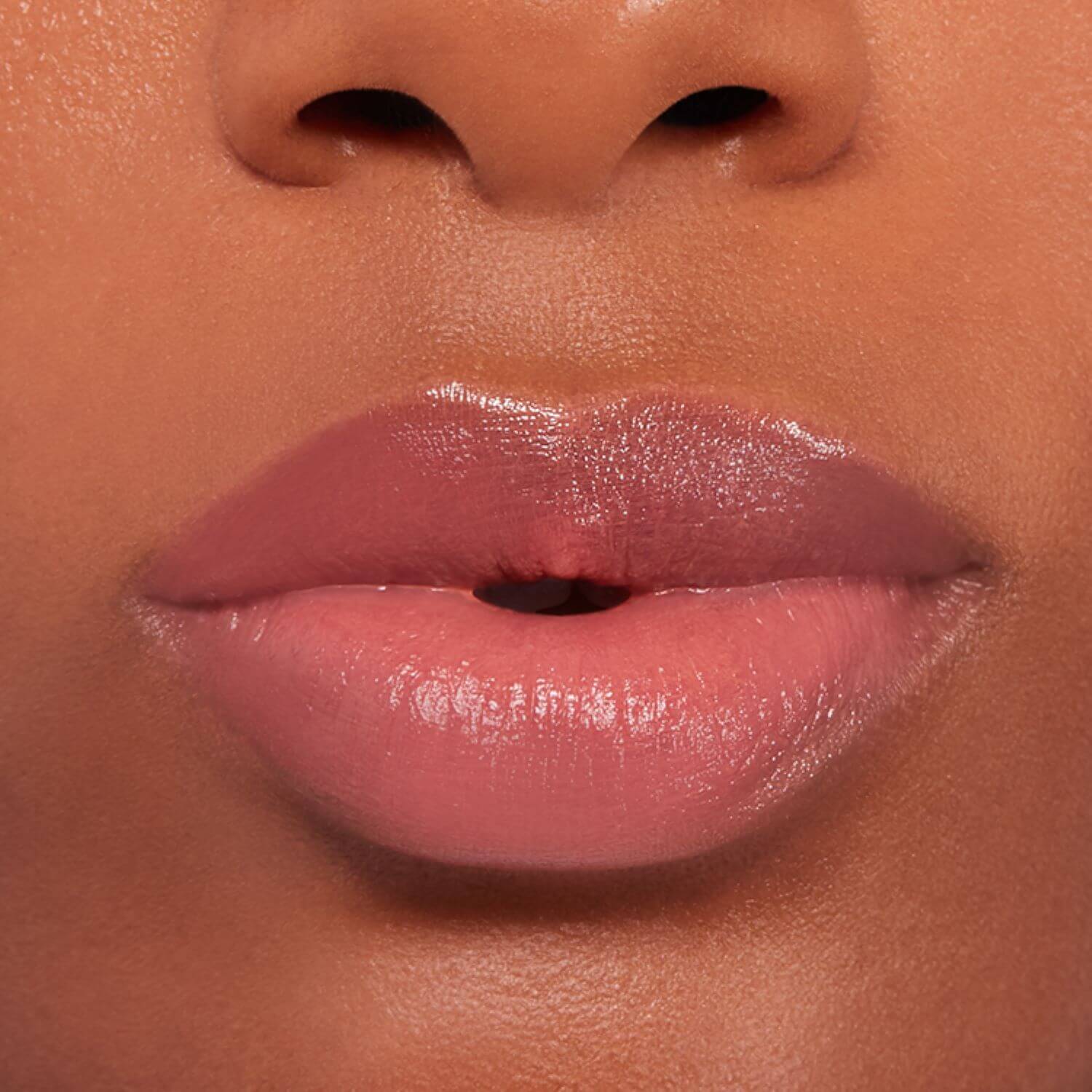 POWER-FULL PLUMP LIP BALM (BÁLSAMO LABIAL HIDRATANTE Y VOLUMINIZADOR)